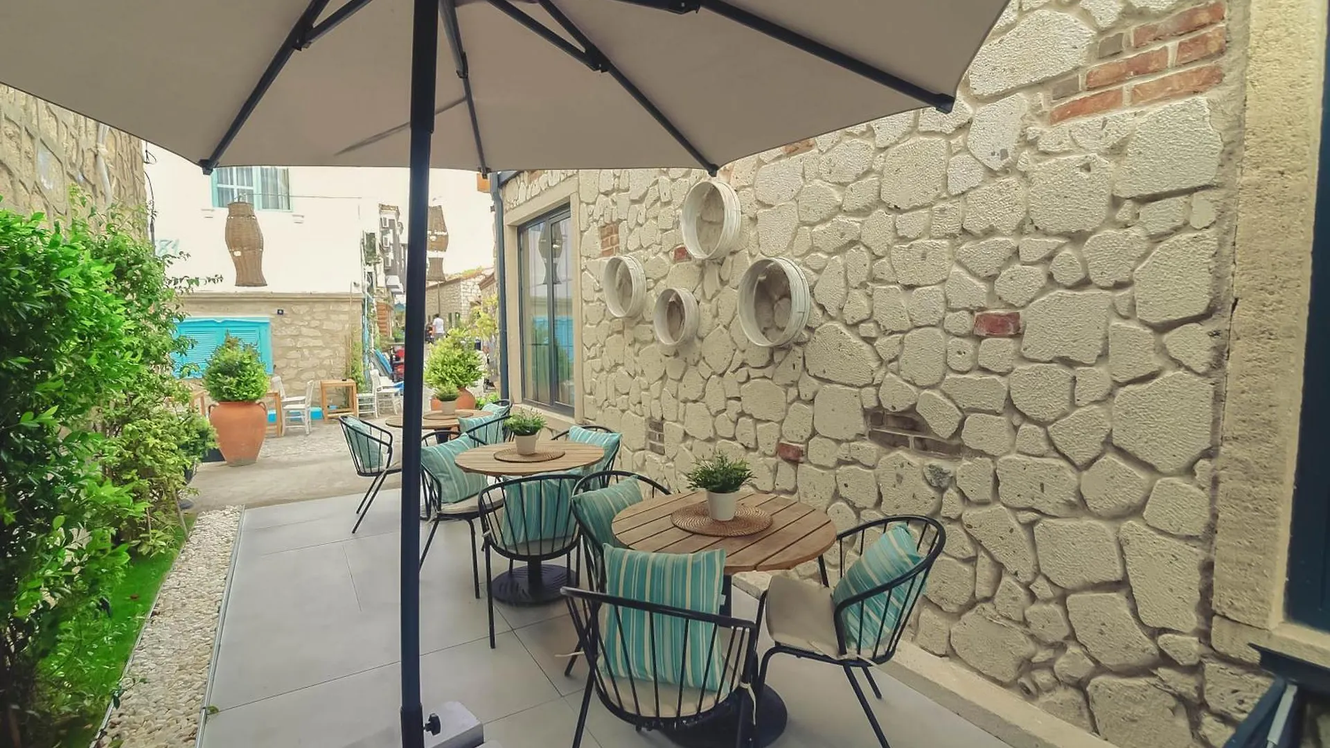 Sulty'S Alacati Avlu Hotel