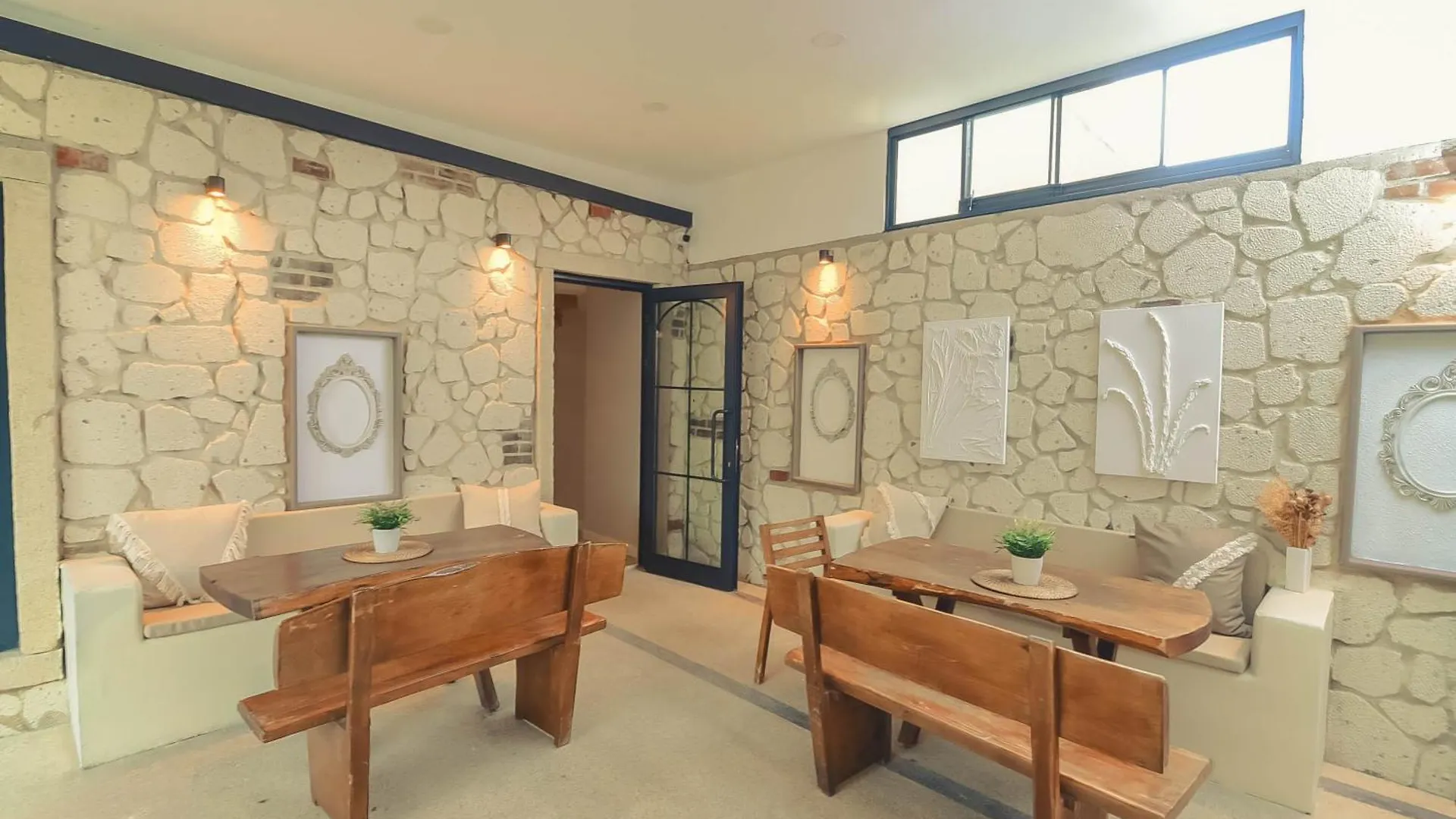 Sulty'S Alacati Avlu Hotel